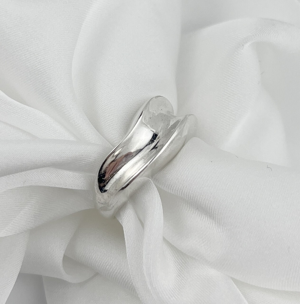 WAVE Sterling Silver Ring Size 5