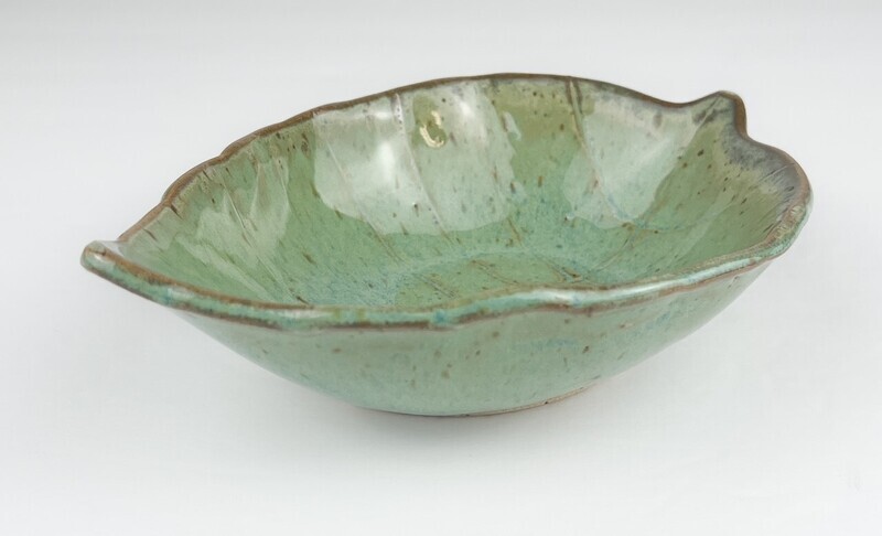 Leaf Pottery Dish 6x4"