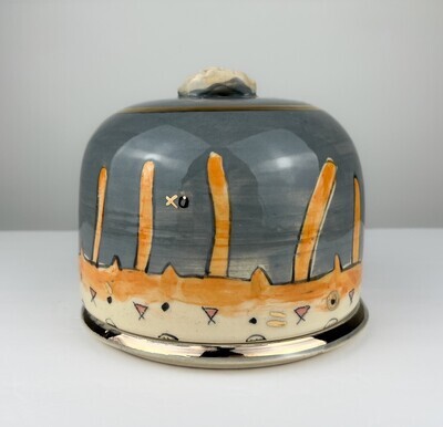 Grey Ginger Kitty Pottery Snack Dome with Gold