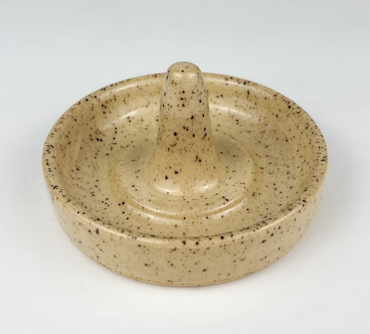 Ring Pottery Dish, Option: A