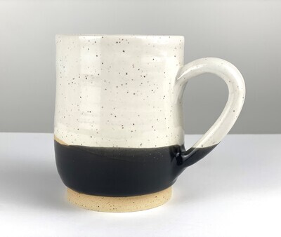 Monochrome Medium Pottery Mug