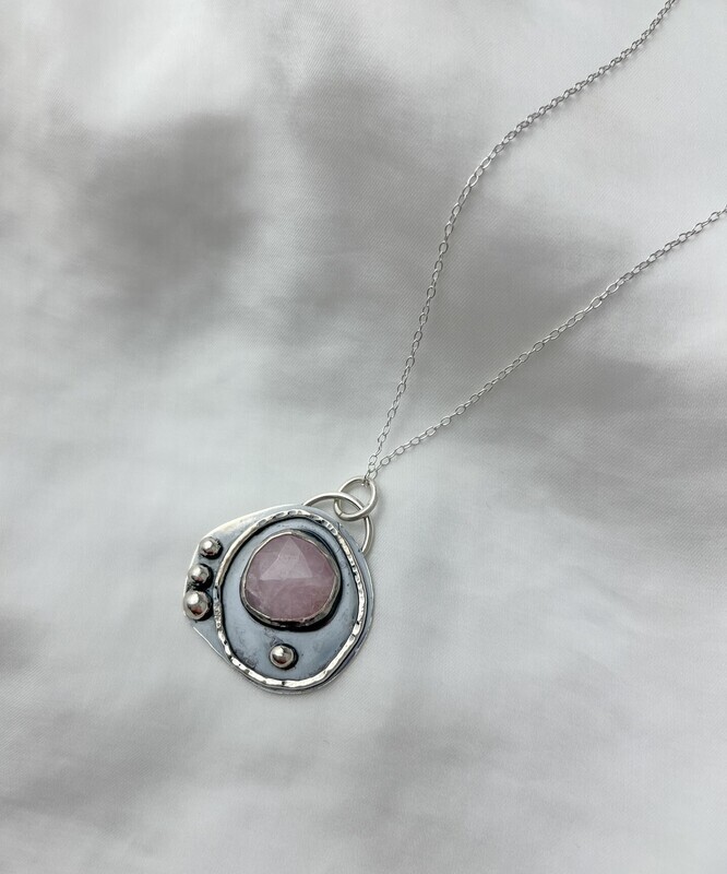 Kunzite Organic Round Pendant 18" SS