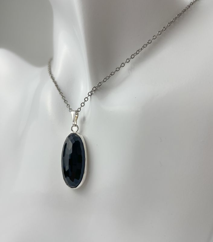 Black Onyx Oval Faceted Pendant 18"