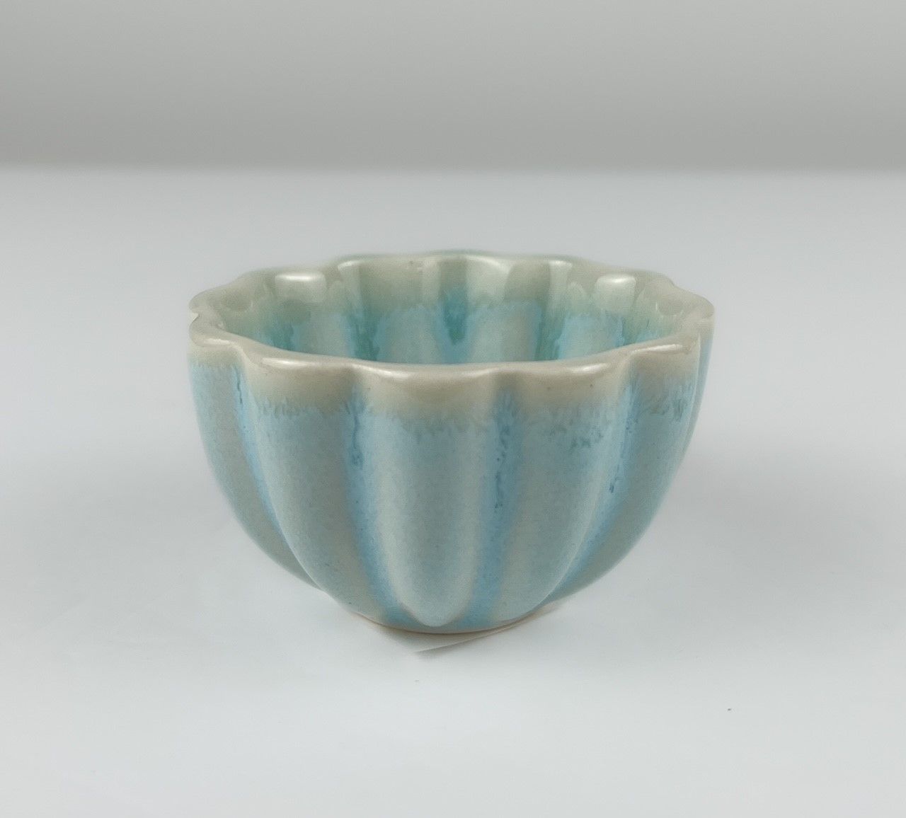Jello Small Pottery Dish, Option: Robins Blue