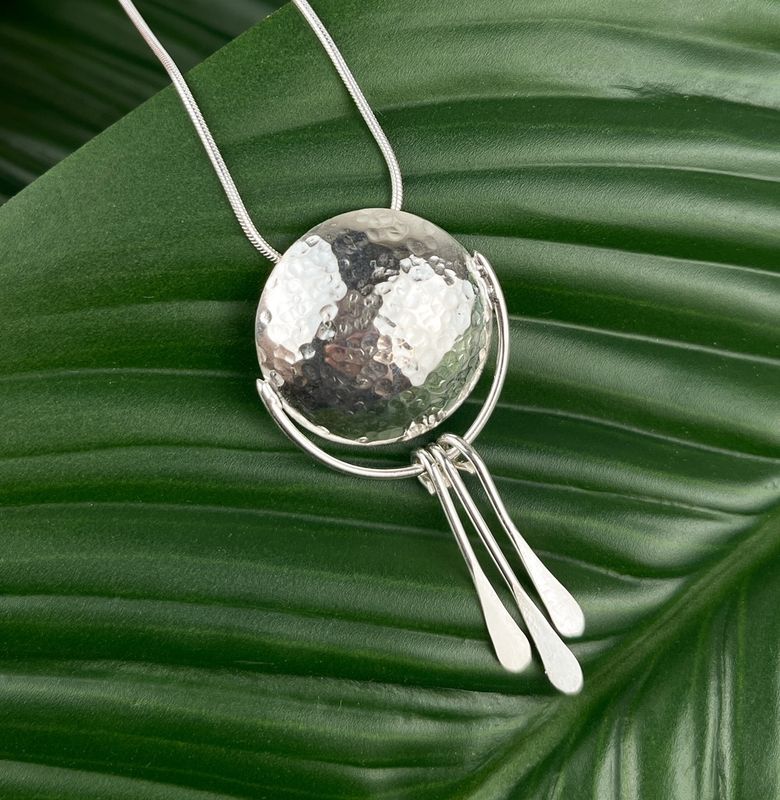 "Tribal Inspiration" SS Pendant 20"
