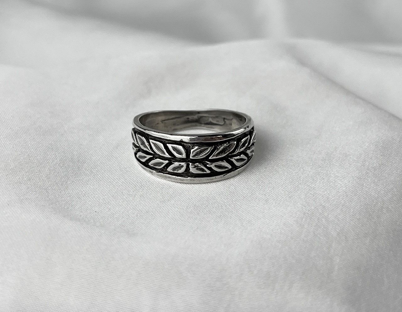 Cast Leaf Laurel Sterling Silver Size 8