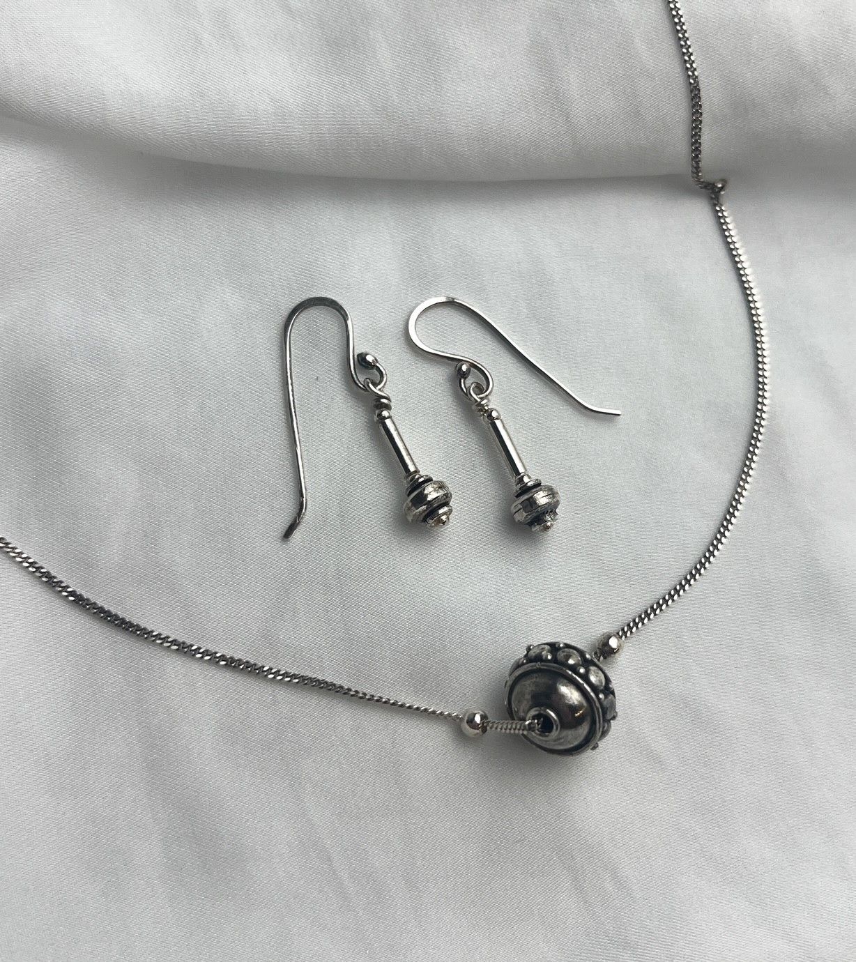 Set: Decorative Center Saucer Earrings + Pendant 20"