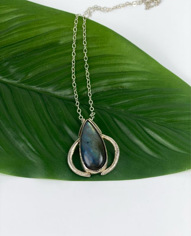 Labradorite Flow Pendant Sterling Silver