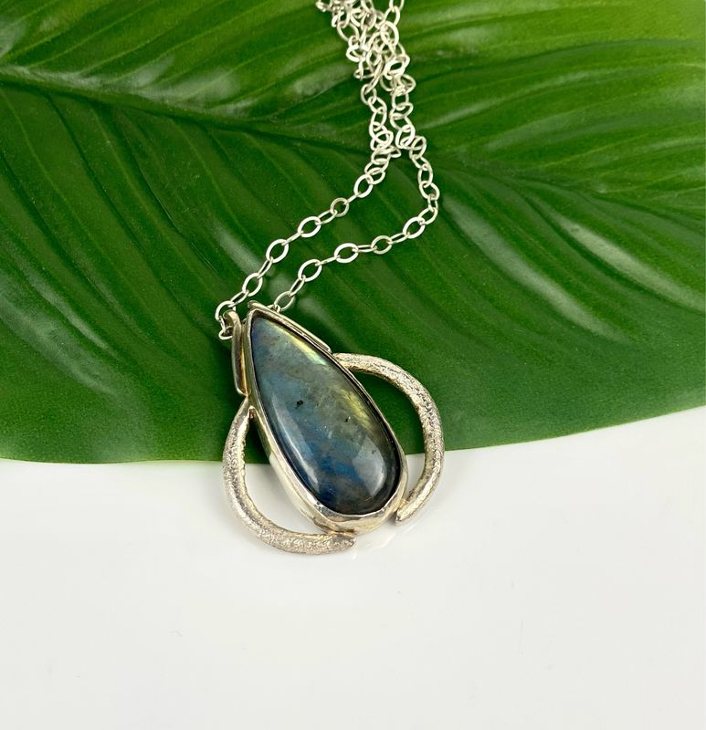 Labradorite Flow Pendant Sterling Silver