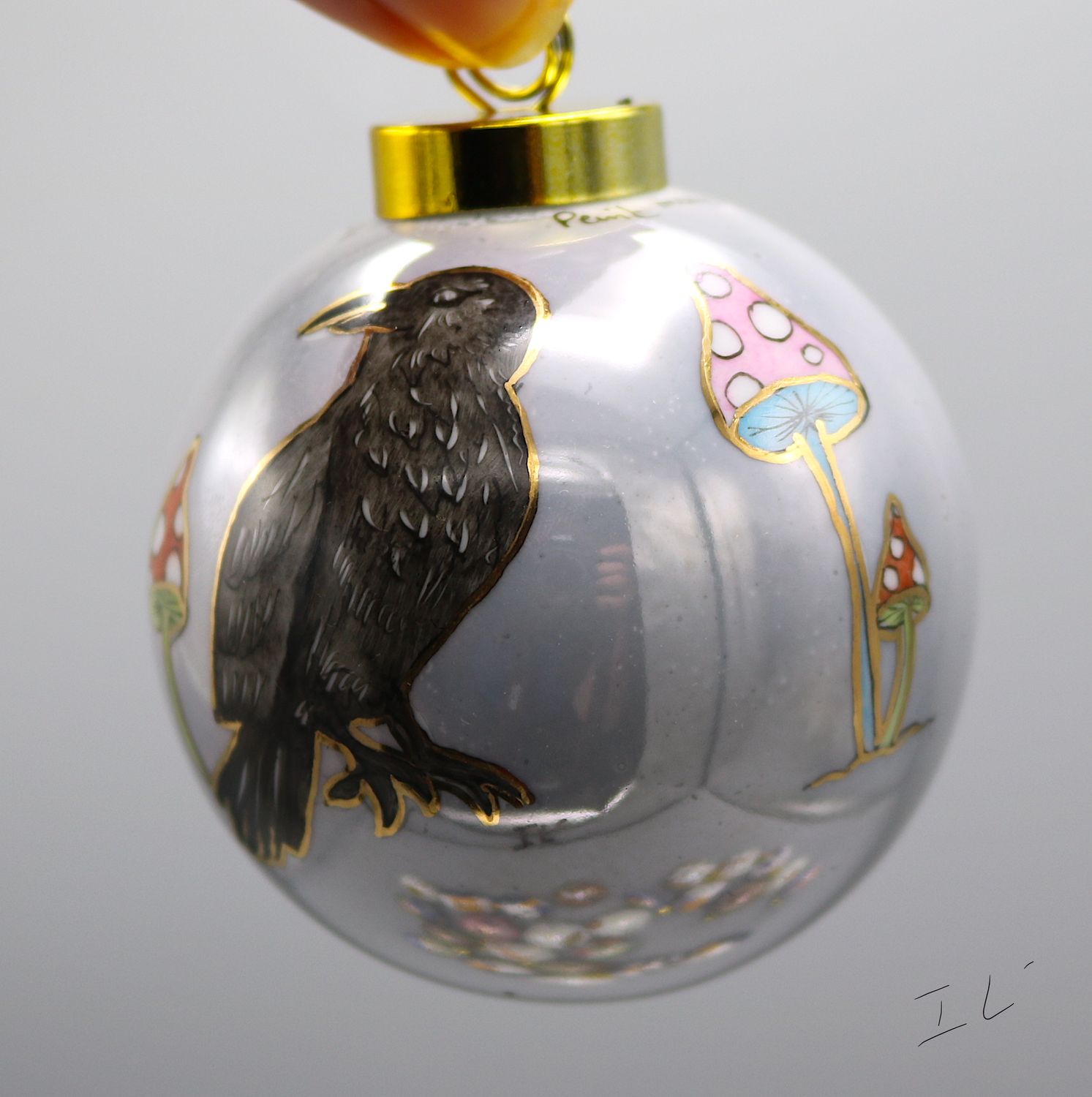 Ornament Porcelain &amp; Gold Hand Painted, Option: Crow/Mushrooms