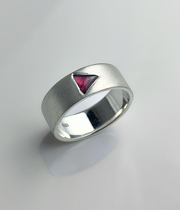 Dimitri Gagnon Morris Saint John New Brunswick Canada Canadian Jeweler Handworks Silversmith Rhodolite Garnet Cabochon