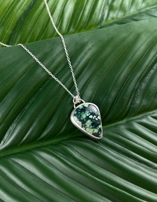 Hubei Jasper Green Teal Teardrop SS 18&quot;