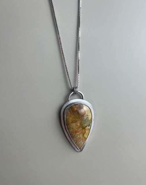Hubei American Jasper Yellow &amp; Green Tear Drop SS 18&quot;