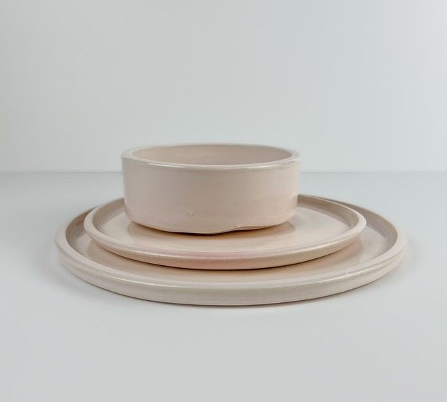 Japonesque Glossy Pink 3 Piece Plate Set (SET OF 3)
