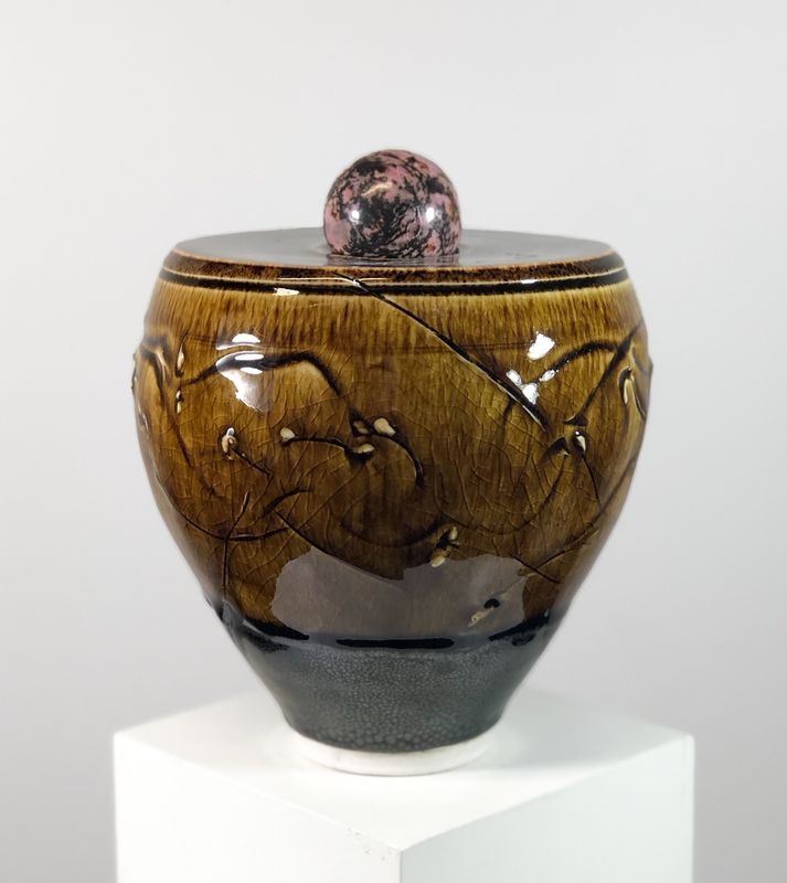 Urn with Ball