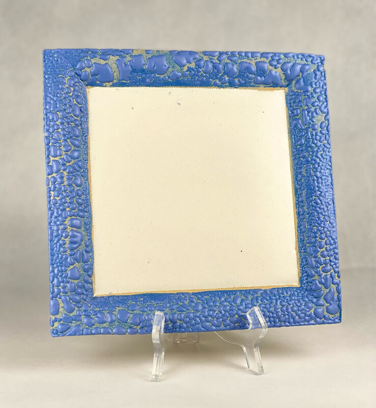 Crawl Pottery Plate w/White Clay