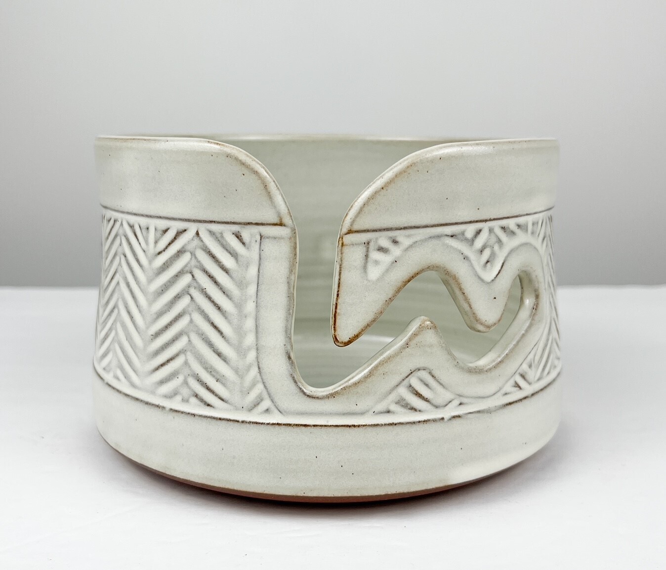 Pottery Yarn Bowl Cream Glaze, Style: Herringbone