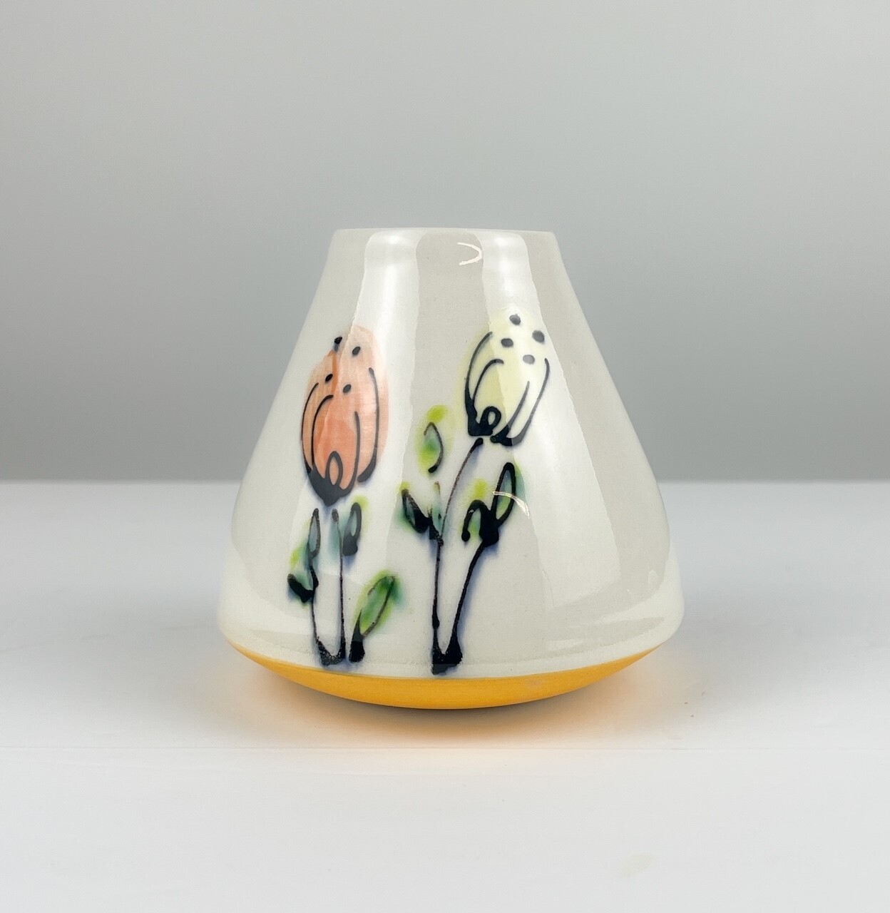 Lull Floral Pottery Vase 4x4", Option: A-Orange Bottom