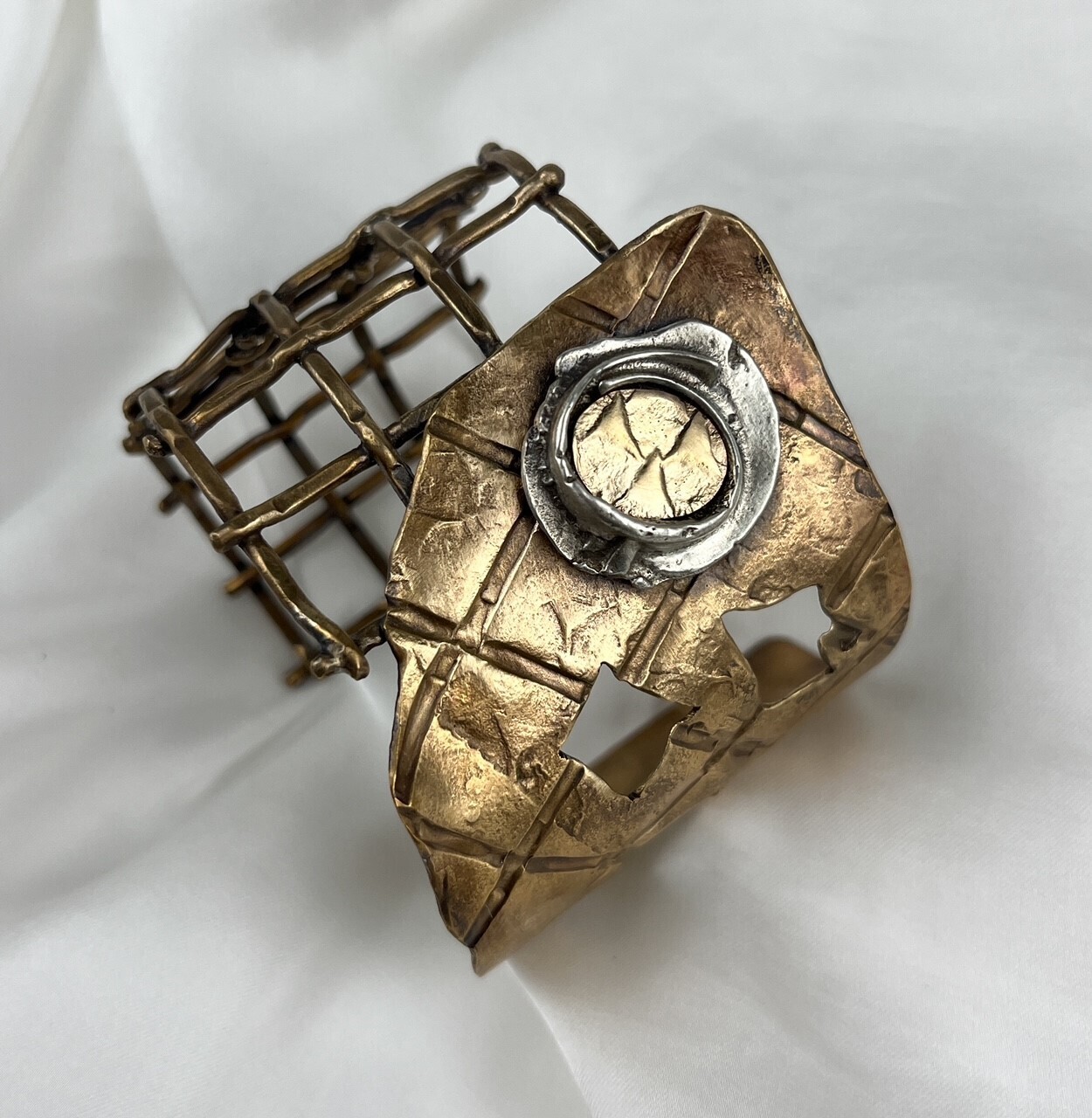 Overlap Grid Cuff, Red Brass, SS with Pull Top 14GF 7 Bronze