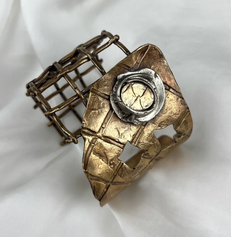 Overlap Grid Cuff, Red Brass, SS with Pull Top 14GF 7 Bronze