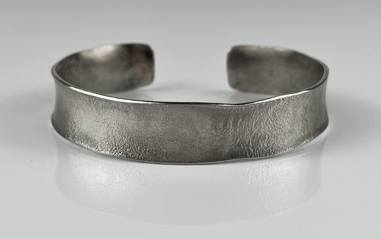 Patty Goodine Five Crows Silver Saint John New Brunswick Canada Handworks Jeweler Textured Oxidized Silver Medium Cuff 