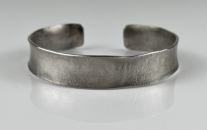 Patty Goodine Five Crows Silver Saint John New Brunswick Canada Handworks Jeweler Textured Oxidized Silver Medium Cuff 
