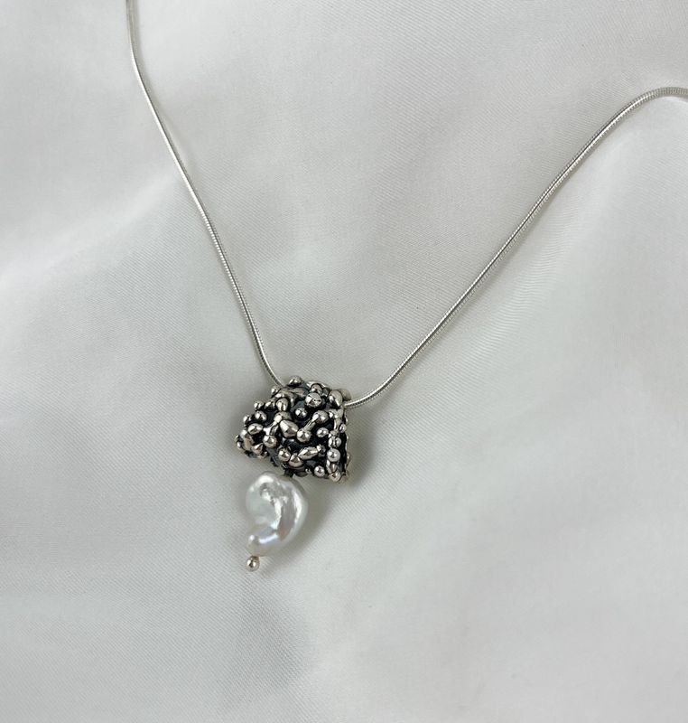 Barnacle Keshi Pearl Pendant Sterling Silver 18"