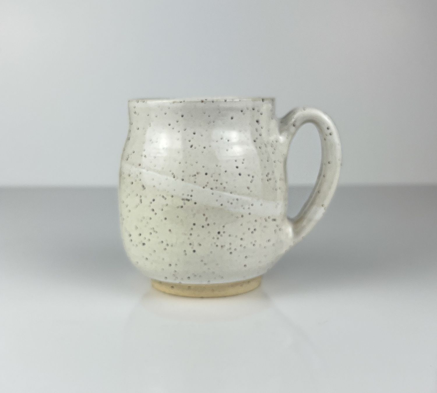 Medium Pottery Mug White Collection