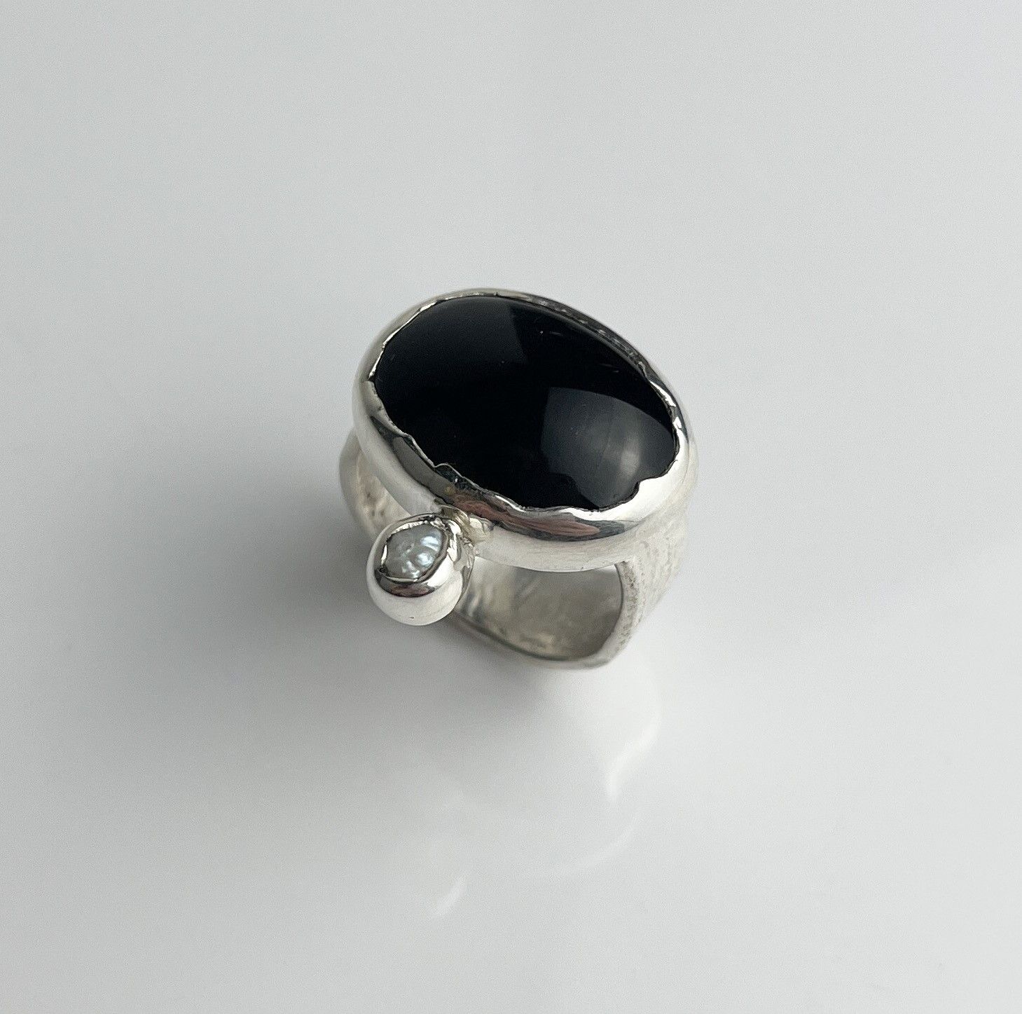 Jeneca Klausen, Sterling Silver, Chunky Ring, Saint John Jeweler, New Brunswick Fine Art, Onyx Gemstone 