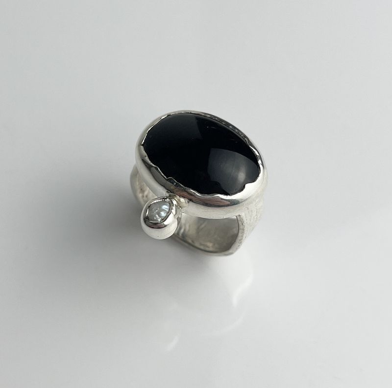 Jeneca Klausen, Sterling Silver, Chunky Ring, Saint John Jeweler, New Brunswick Fine Art, Onyx Gemstone 