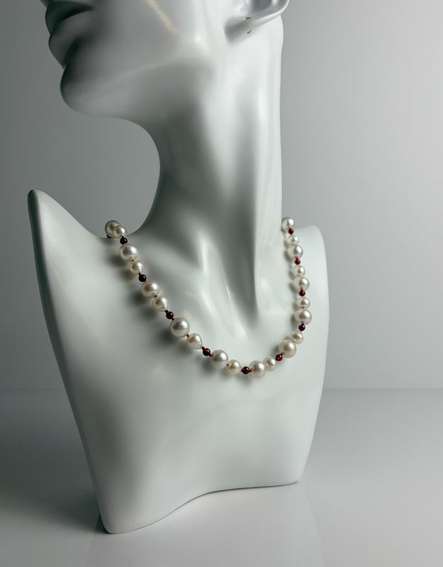 Freshwater Pearl & Garnet Necklace 20"