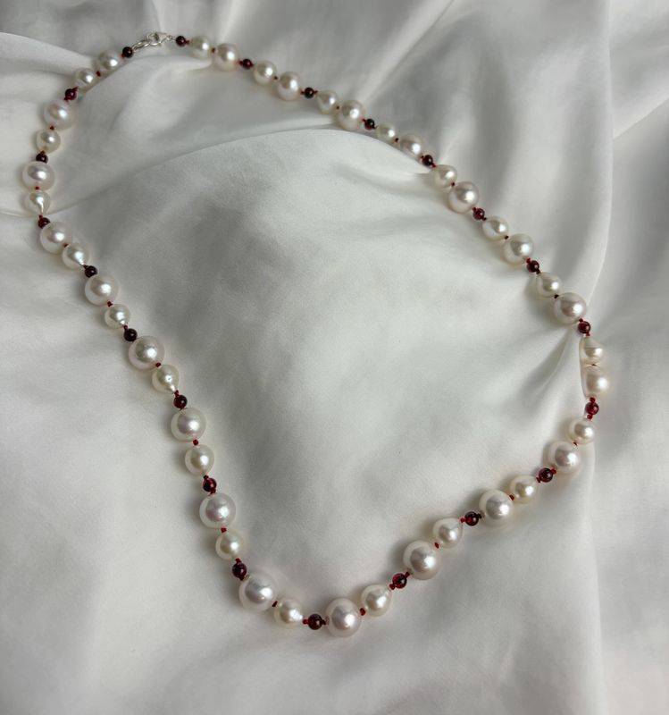 Freshwater Pearl &amp; Garnet Necklace 20"