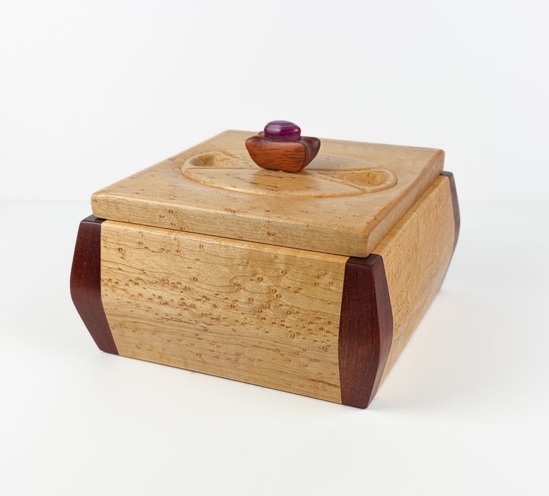 Carved Birdseye with Agate Handle Lidded Wooden Box 7.5x8x5.25
