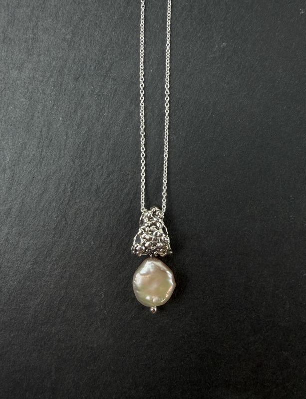 PLUI TAU CETI  Sterling Silver, Fresh Water Pearl Pendant