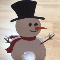 Boîte bonhomme de neige (pour intégrer une boule en plexigas)