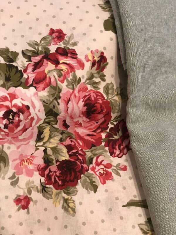 Pink and Red Roses Throw
