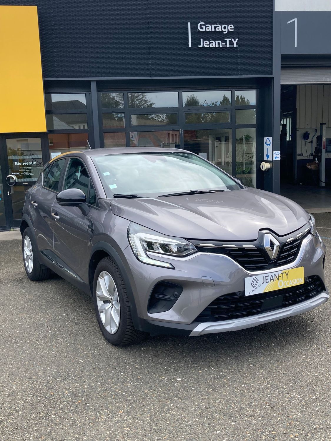 CAPTUR II BLUE DCI 95 BUSINESS CAPTUR II BLUE DCI 95 BUSINESS