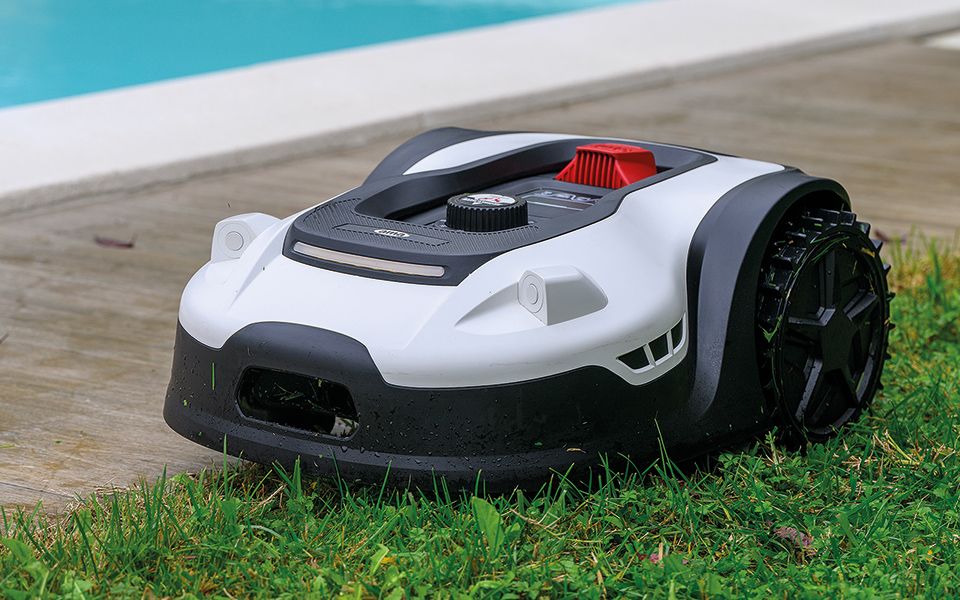ROBOT RASAERBA   Chiedici un preventivo GRATUITO e SENZA IMPEGNO sul posto. Sapremo consigliarti il robot più adatto alle esigenze del tuo giardino.