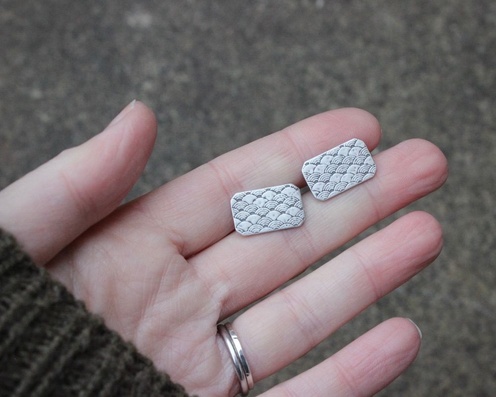 'Silvery Scales' Rectangular Chain & T-Bar Cufflinks