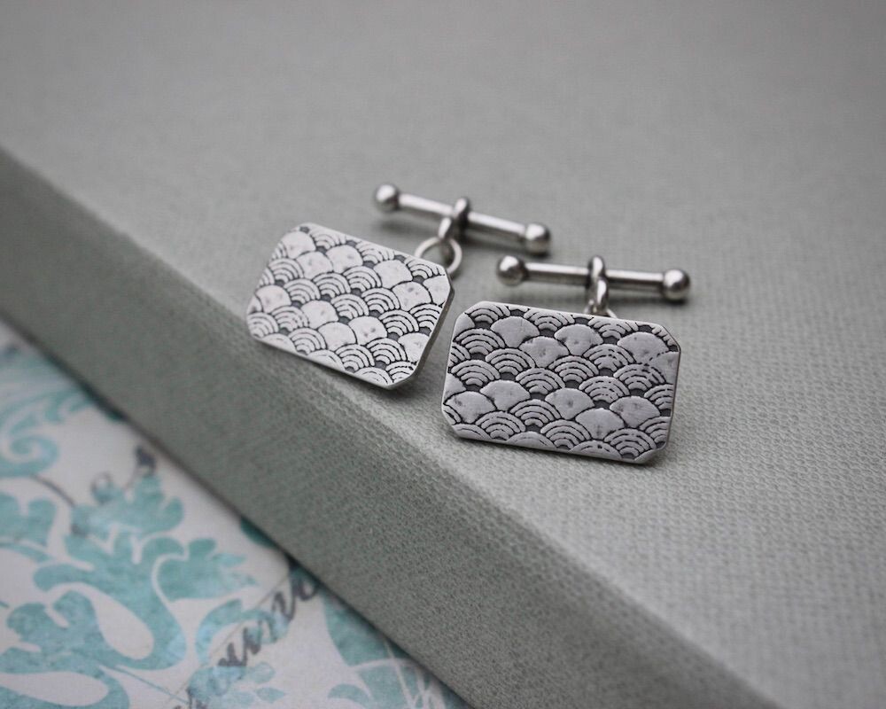 'Silvery Scales' Rectangular Chain & T-Bar Cufflinks