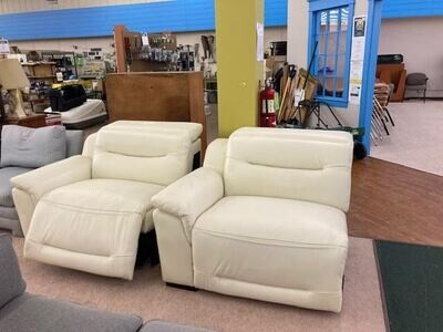Tan Leather Recliner w/ Remote
