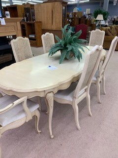 French Provincial Table w/ 6 Chairs