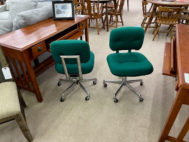 Vintage Mod Kelly Green rolling office chair