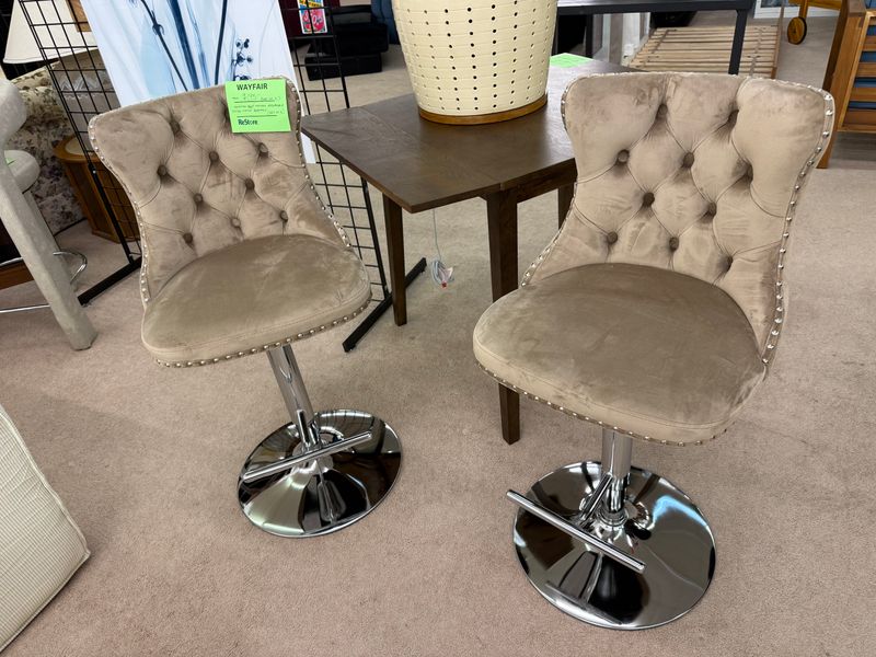 360° swivel adjustable tufted velvet barstools