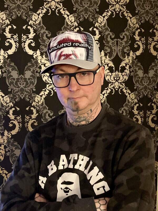 Simulated reality baseball cap