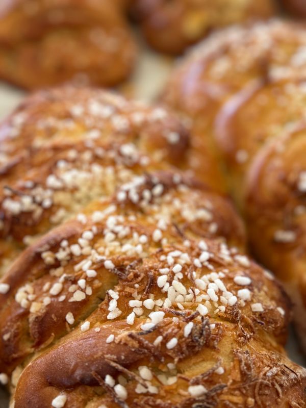 Coconut Vanilla Pulla( Finnish cardamom bread)