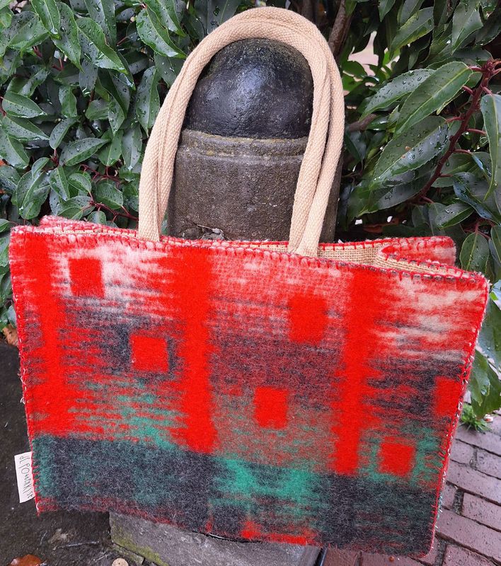 Tas rood, groen, grijs