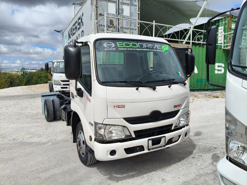 Hino 300 816 2017