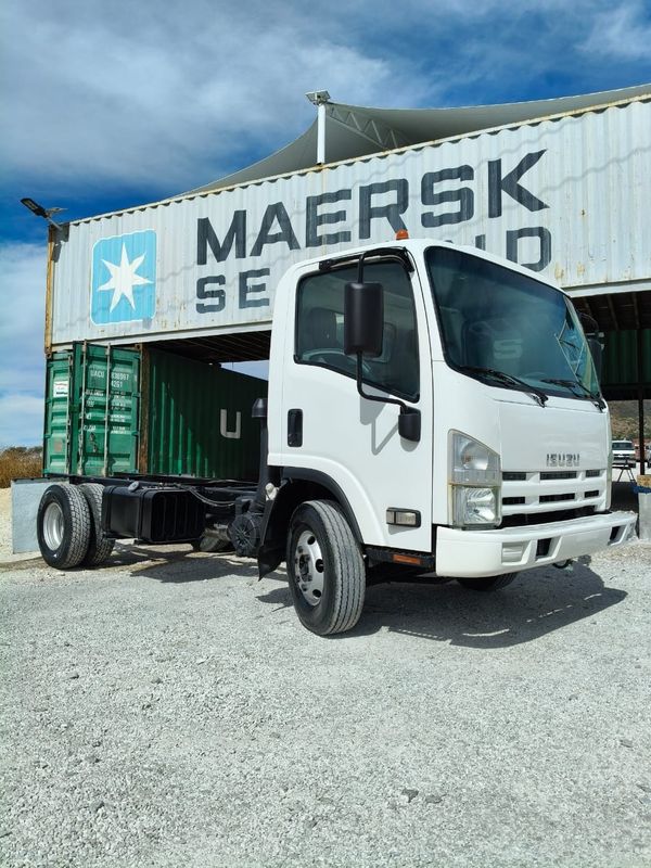 Isuzu ELF 400 2015