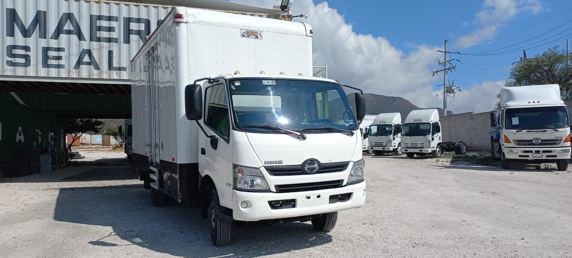 Hino 300 816 2017